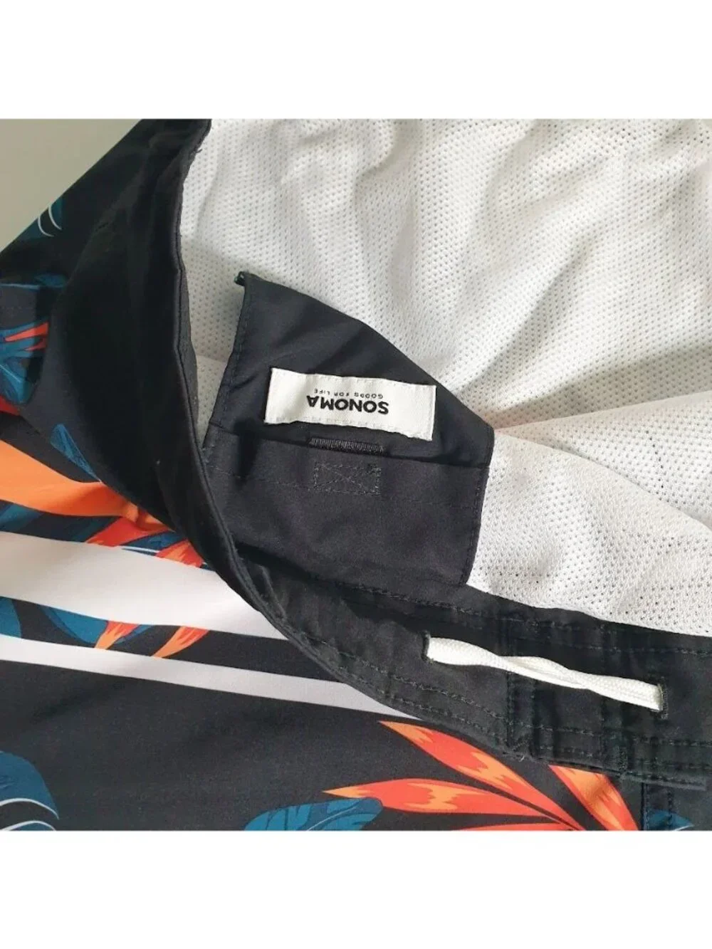 Sonoma Mens Swim Shorts Black Tropical Print Drawstring 46 Waist Lined Vacation